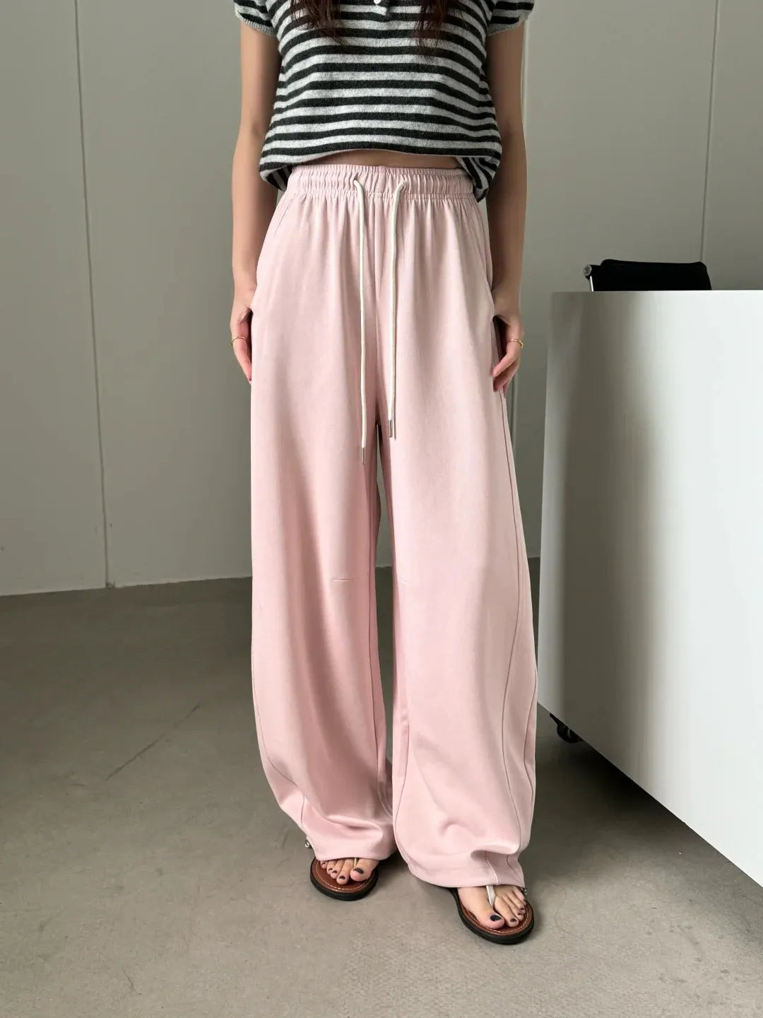 Pink wide-leg pants made of cotton blend space cotton
